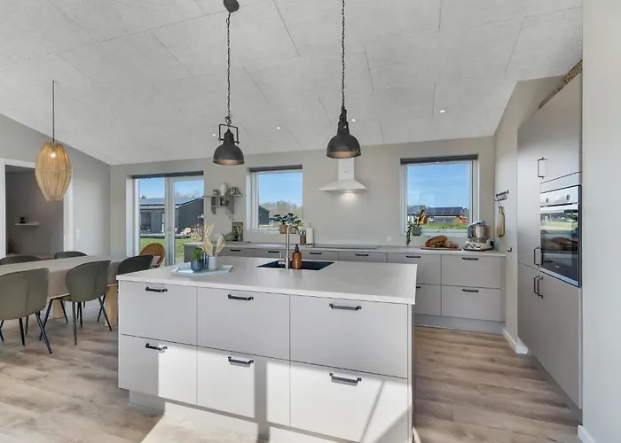 Amazing In With Kitchen *